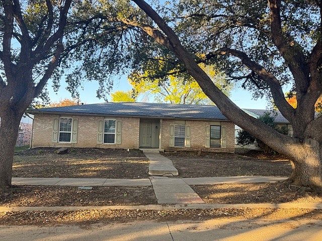1st image of 1821 Chamberlain Dr