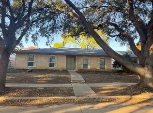 1821 Chamberlain Dr, Carrollton, TX 75007