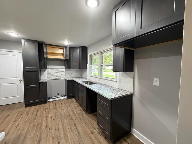 1618 Auburn Dr — Photo 13