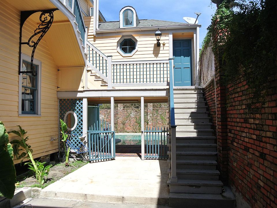 Back courtyard, the unit is at top of stairs