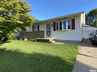 3028 Griffiths Ave, Springfield, IL 62702