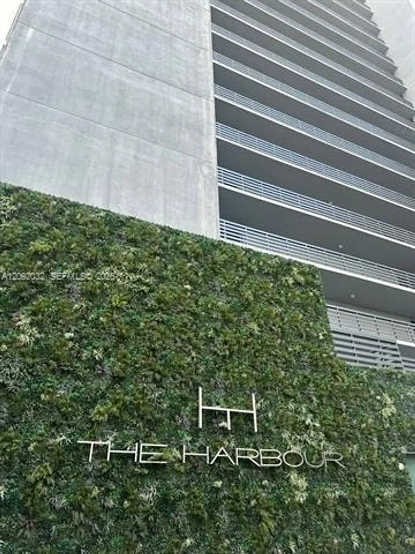 16385 Biscayne Blvd cu-2606, North Miami Beach, FL 33160 — Photo 2