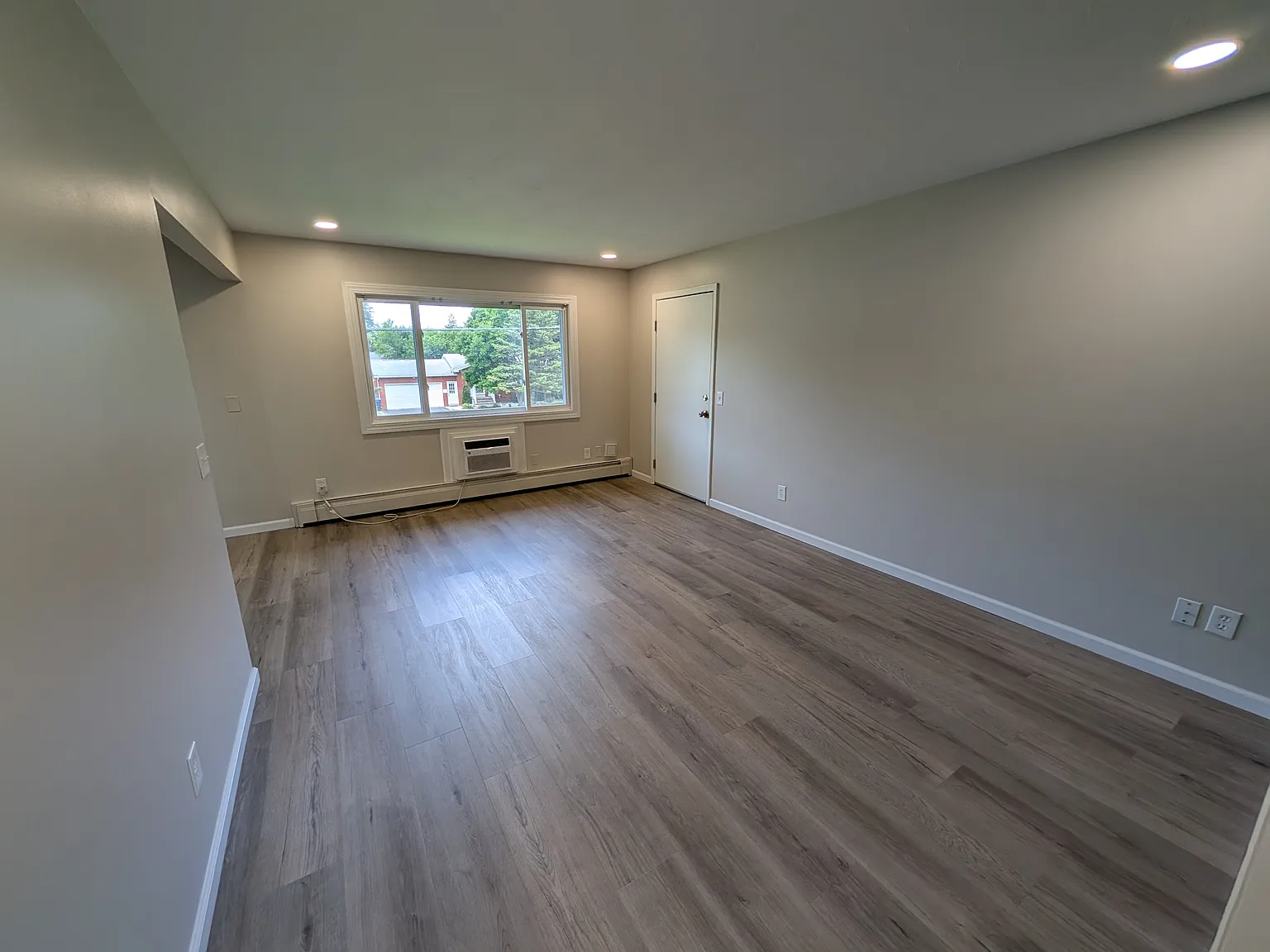 2 bed, $1,650 — Photo 1