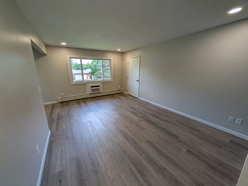35 Terrel Dr #3