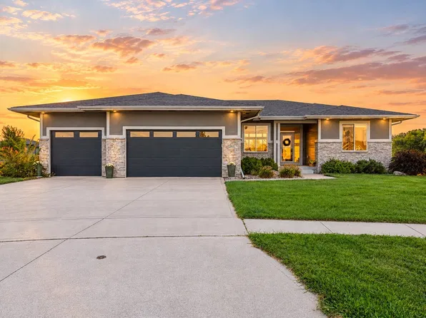 2515 NW Ridgewood Dr, Grimes, IA 50111