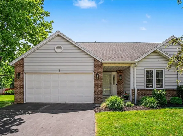 16 Daisy Ln, North Chili, NY 14514