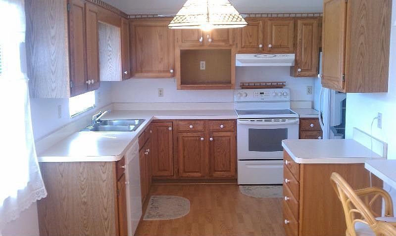 2nd image of 1617 E Orangewood Ct