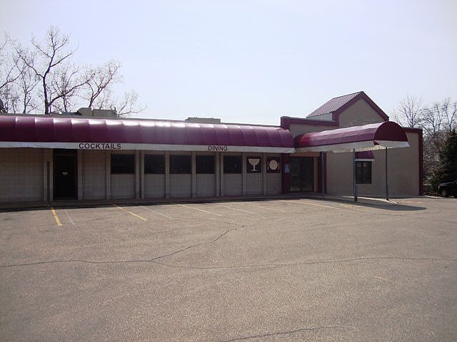 1st image of 2176 7th St W