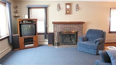 2nd image of 126 Caroline St