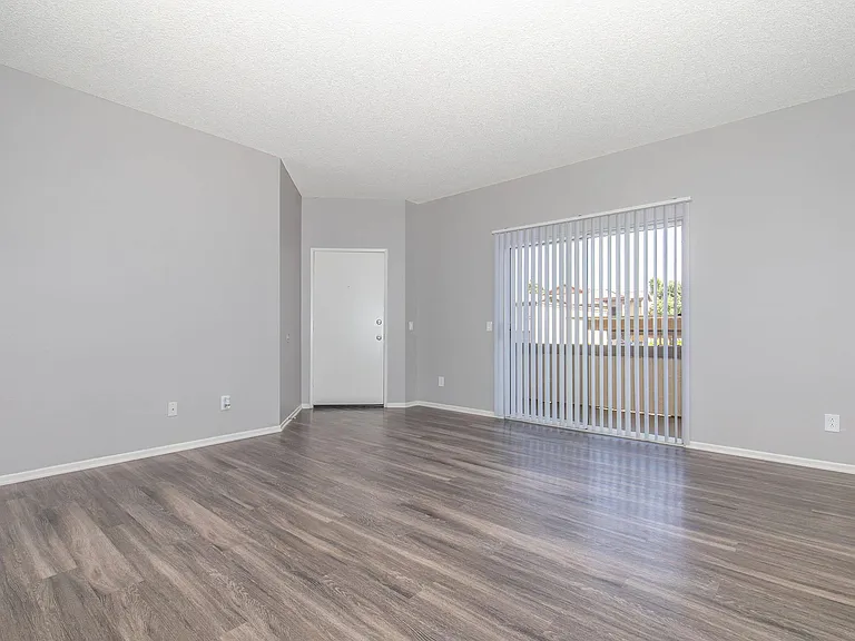 Club Pacifica Apartment Homes — Photo 34