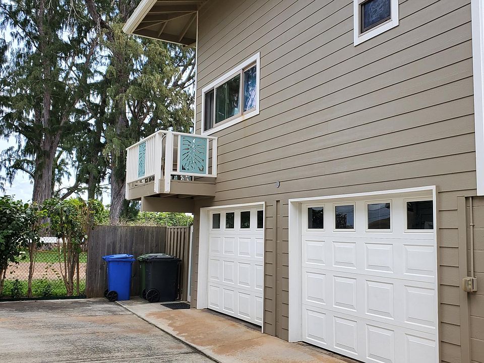 Entrance to unit is at gate next garage at far end of driveway. There is a fence at the end of the driveway. There is no through traffic.