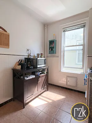 Rented by Realty 2000 Corp | media 30