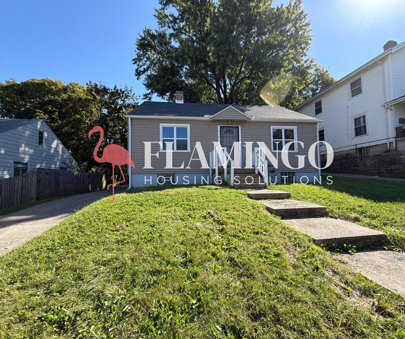Spacious 3-Bedroom Home in a Convenient Dayton Location! — Photo 1