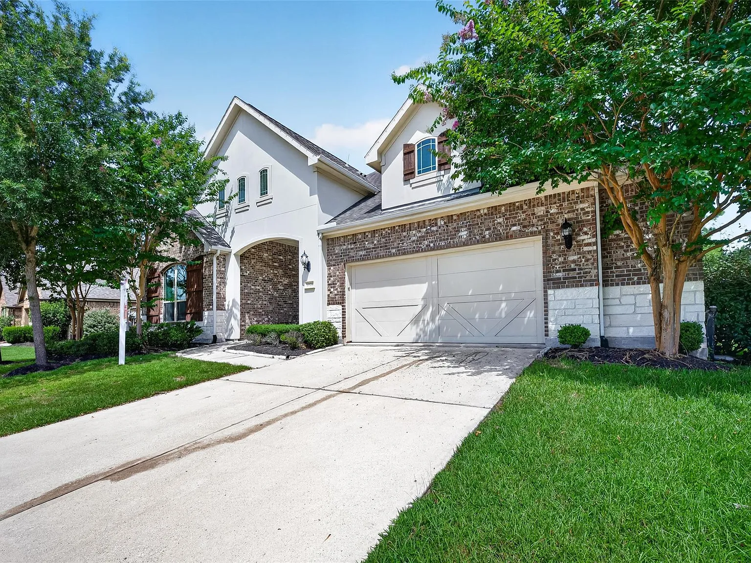 4 bed, 3.0 bath, 3815 sqft, $3,250 — Photo 3