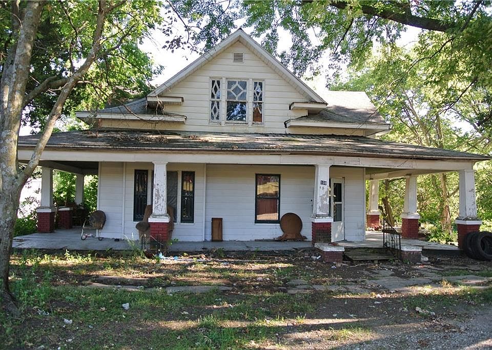 108 W 3rd St, Laredo, MO 64652 Zillow