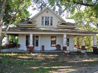 108 W 3rd St, Laredo, MO 64652