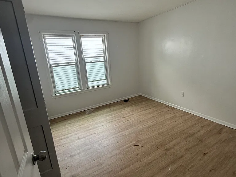 513 N Irving Ave — Photo 7