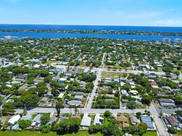 3115 Pinewood Avenue, West Palm Beach, FL 33407