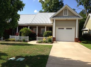 106 Washington Place Dr, Perry, GA 31069