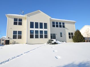 7122 Peony Ln N, Maple Grove, MN 55311