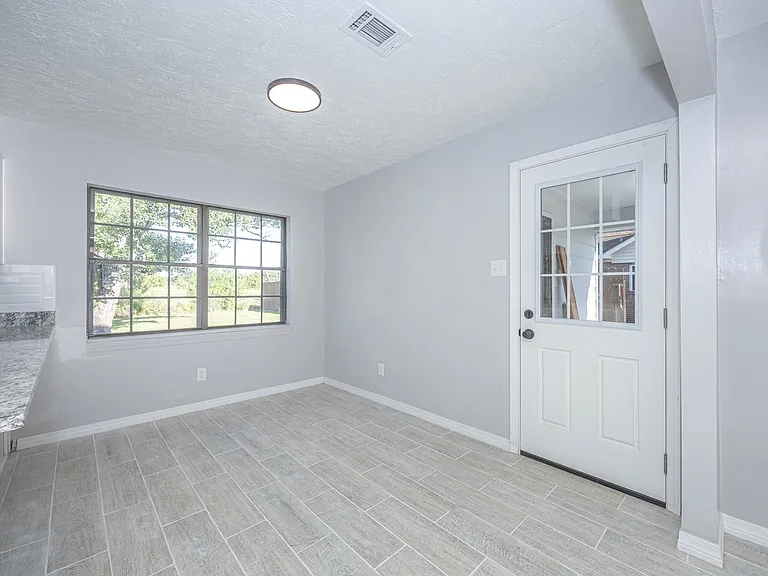 6672 Cortez Cir — Photo 12