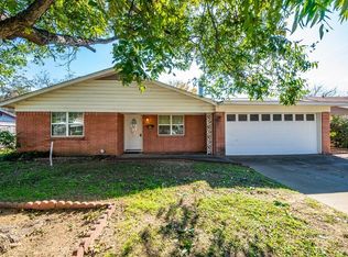 769 Briarwood Ln, Hurst, TX 76053