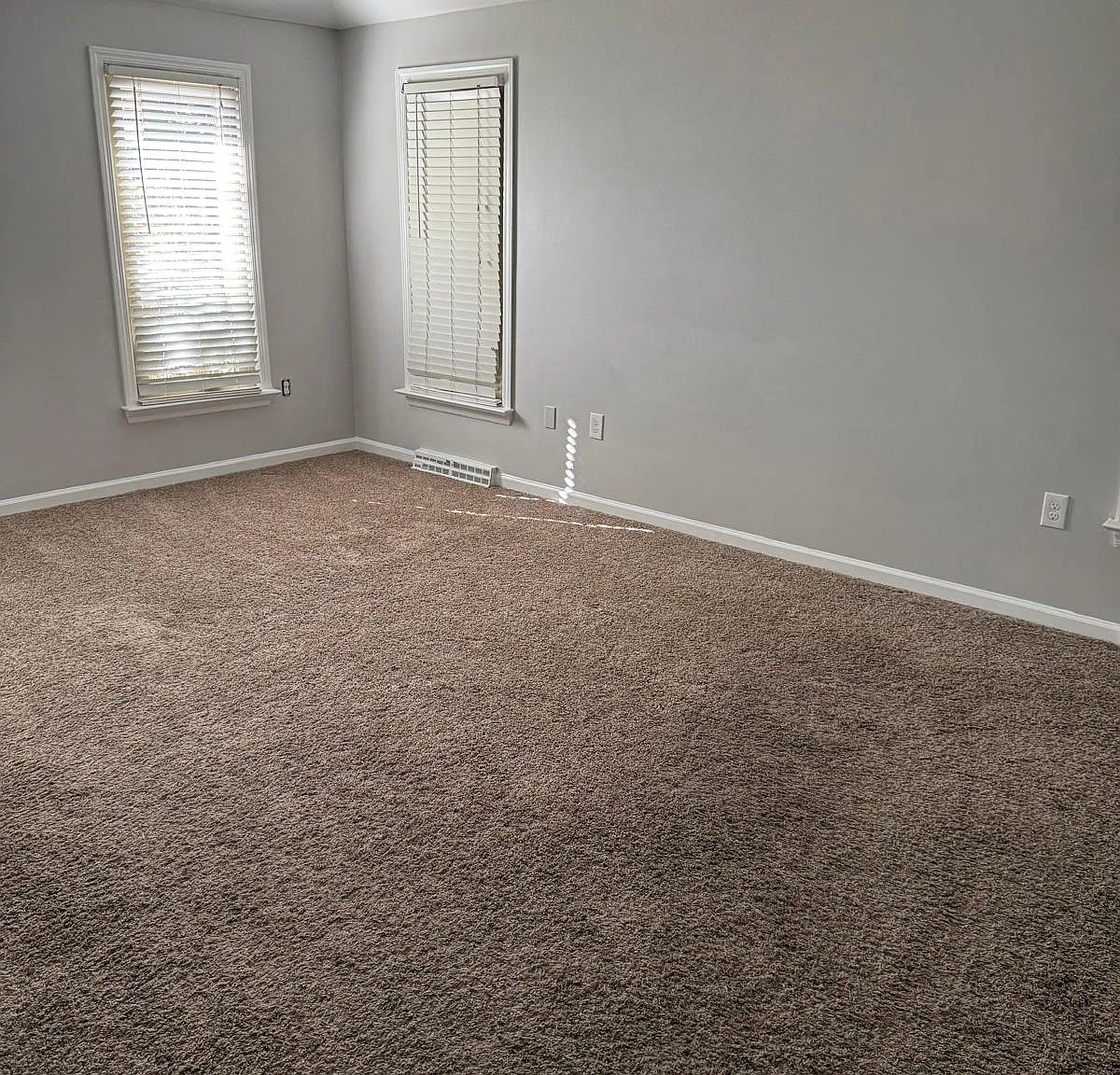 3 bed, 2500 sqft, $2,490 — Photo 3