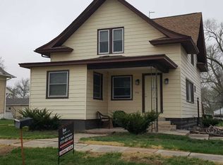 708 E Maple St, Sutton, NE 68979