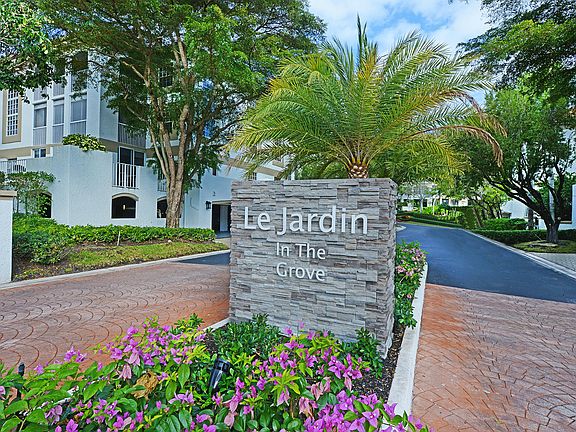 Home For Sale In Boca Grove