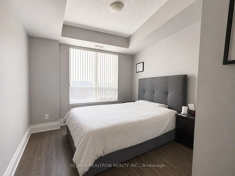 57 Upper Duke Cres #206 — Photo 4