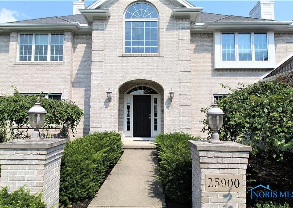 1st image of 25900 Wood Creek Ct