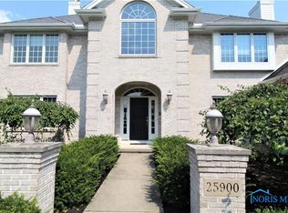 25900 Wood Creek Ct, Perrysburg, OH