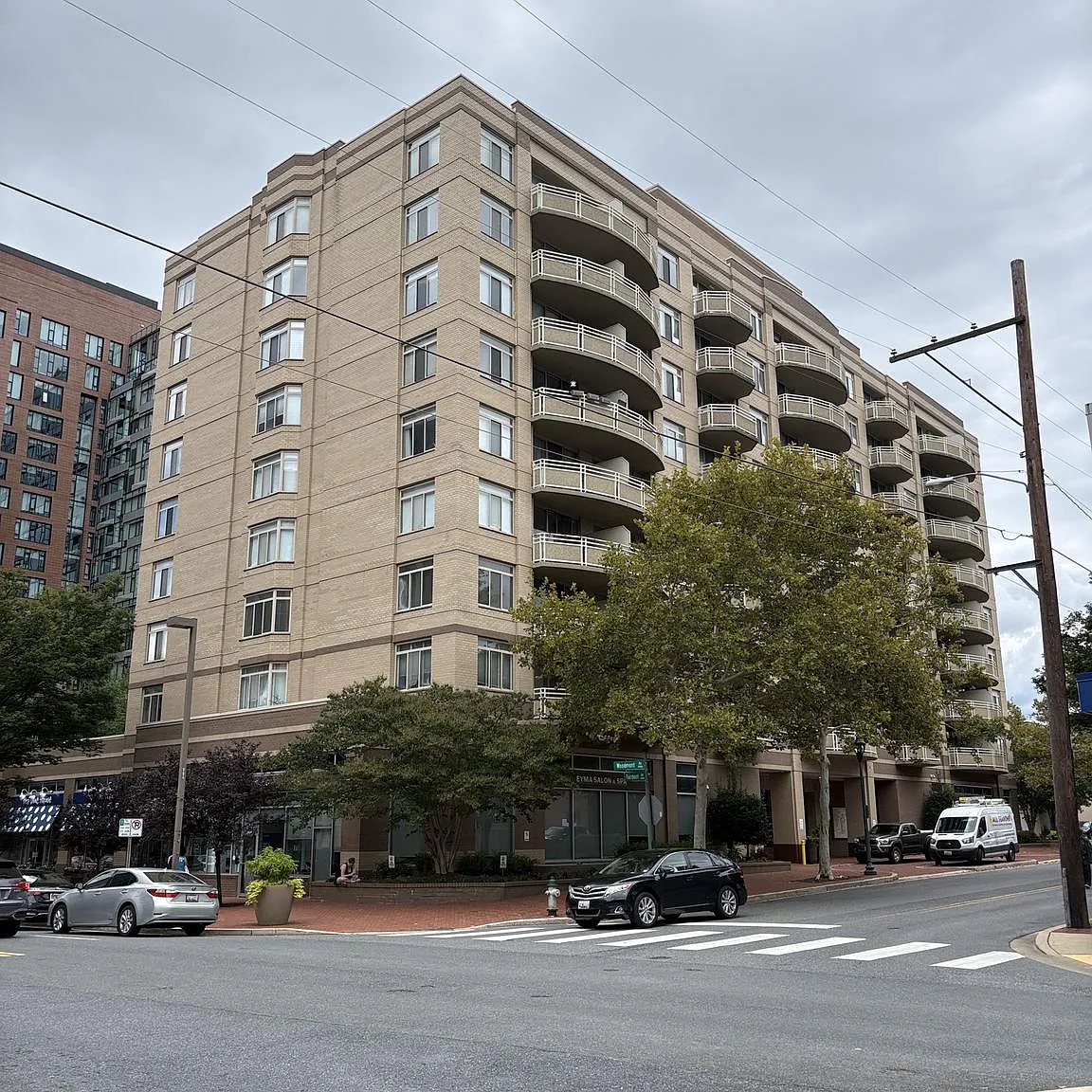 1 bed, 1.0 bath, 634 sqft, $2,300 — Photo 1