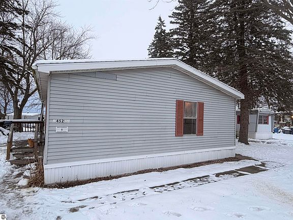 2nd image of 452 Elm St Lot 6