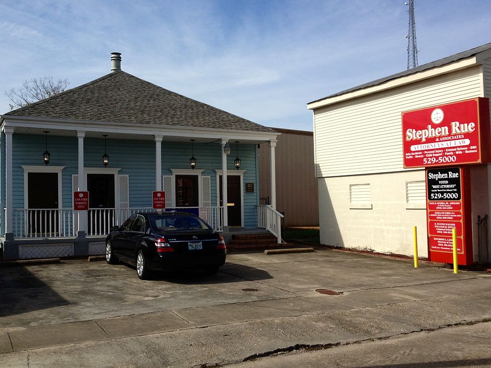 1st image of 422 Derbigny Street