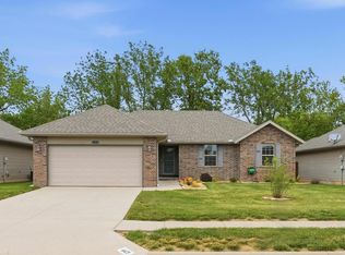 4471 W Brownstone Trace, Springfield, MO 65807