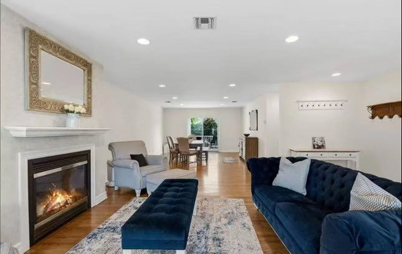 Garden Cir, Syosset — Photo 2