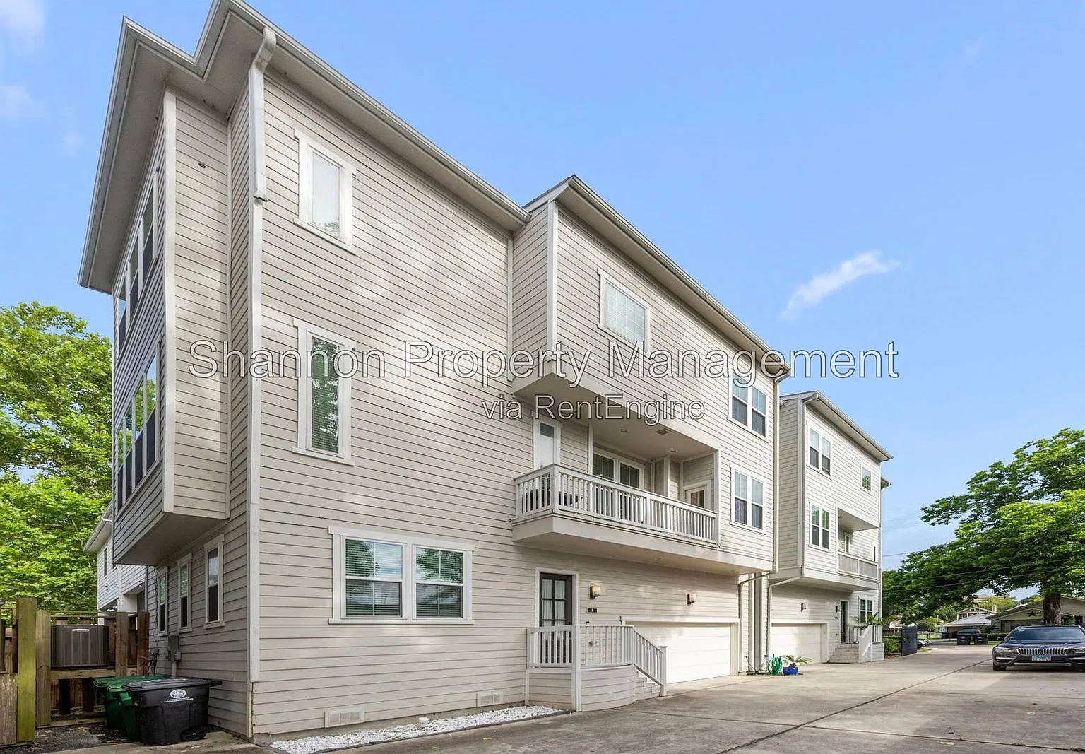 3 bed, 3.5 bath, 2241 sqft, $3,400 — Photo 1