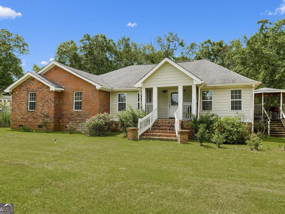 1st image of 3020 Woodridge Ct