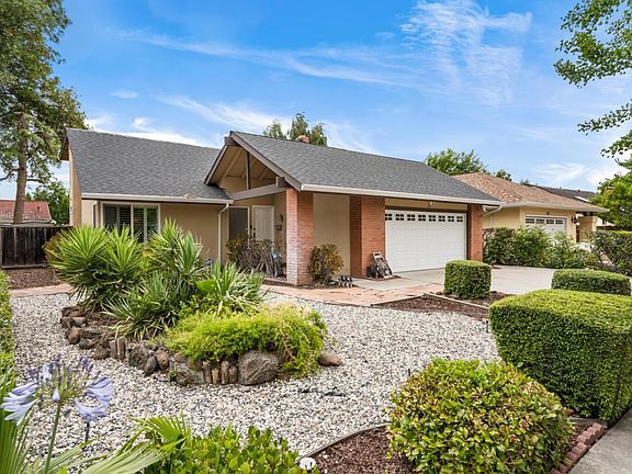 3rd image of 289 Dondero Way