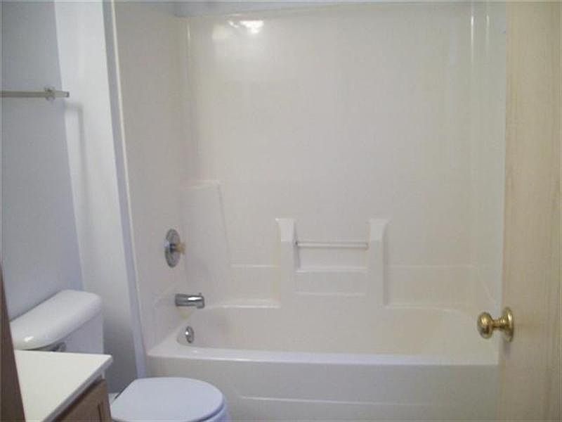 2nd image of 2951 Savannah Dr