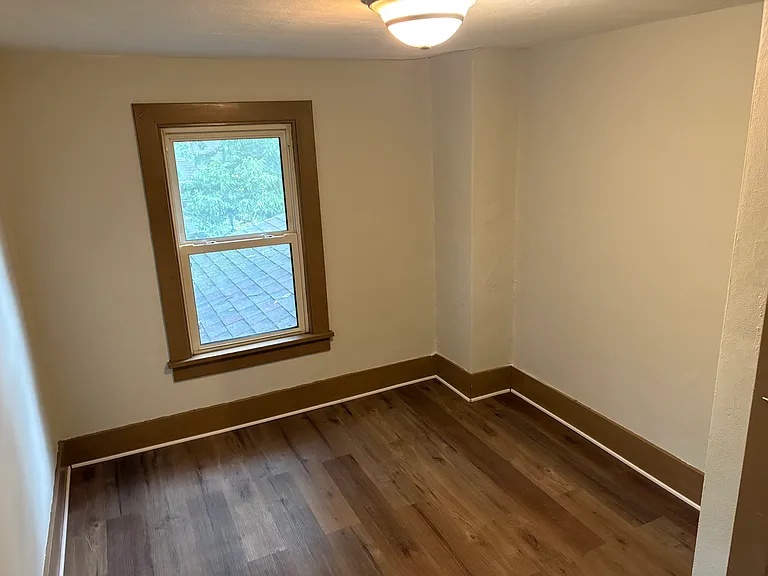 875 Union St — Photo 20