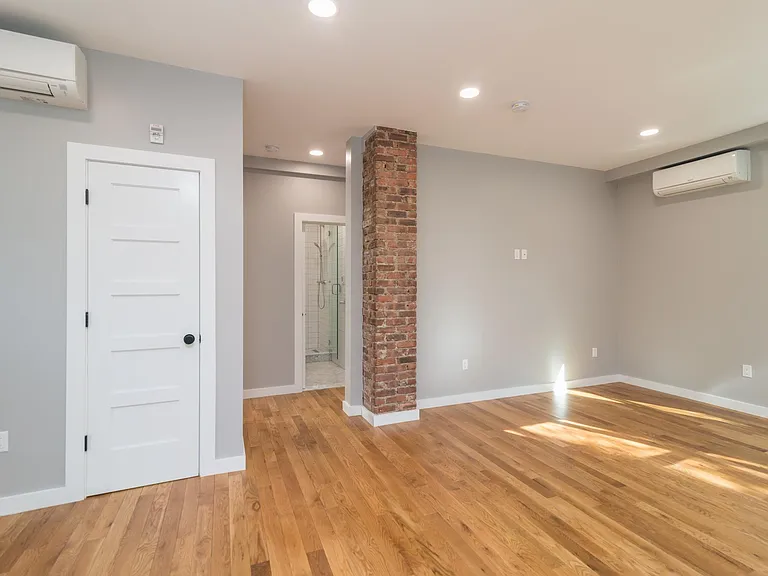 86 Main St #3 — Photo 6