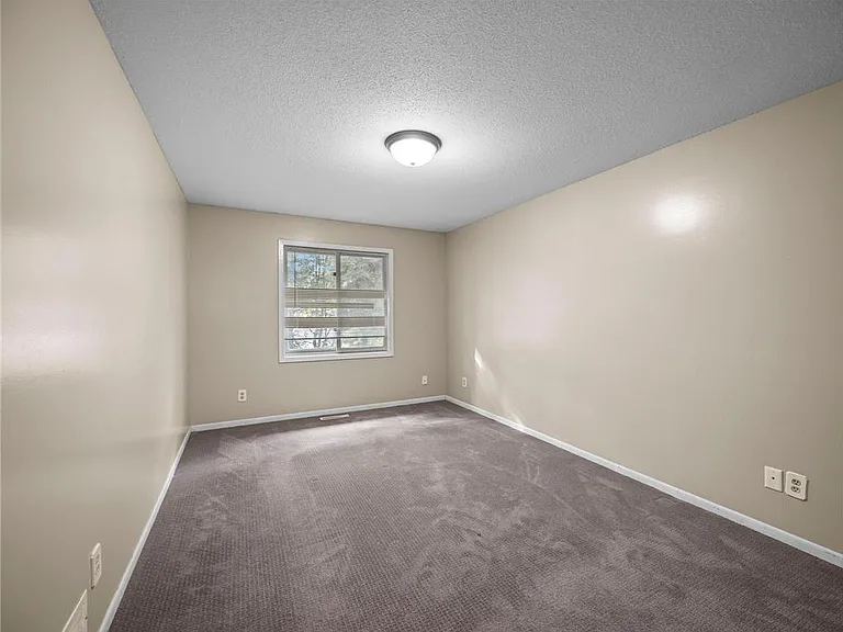 5535 Lindsay St — Photo 10