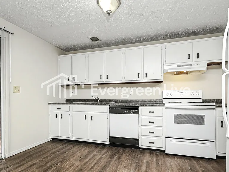 7751 Mount Hood Dr — Photo 7