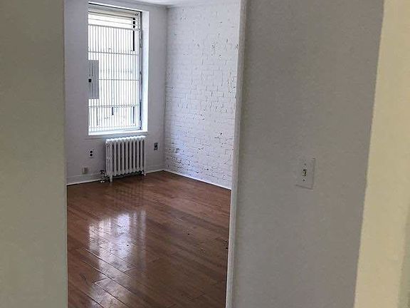 3rd image of 64 Thompson St #2L