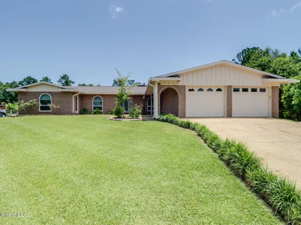 12 Bayou View Dr, Gulfport, MS 39507