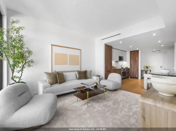 387 8th St #2H, Jersey City, NJ 07302