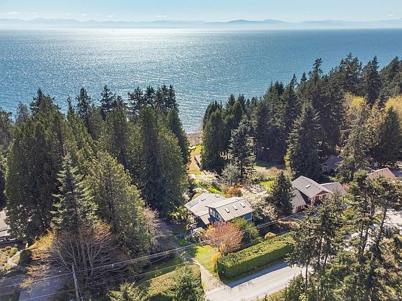 5th image of 1459 Gower Point Rd