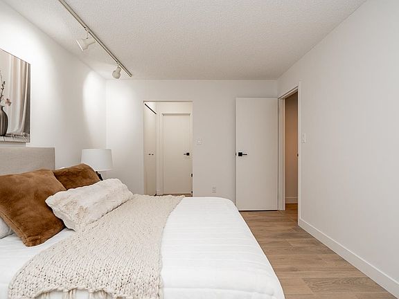 5th image of 7055 Wilma St #220